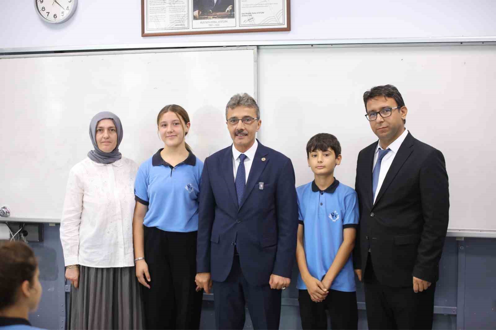 Başkan Şenol Dinç minik öğrencinin sözünü yerde bırakmadı