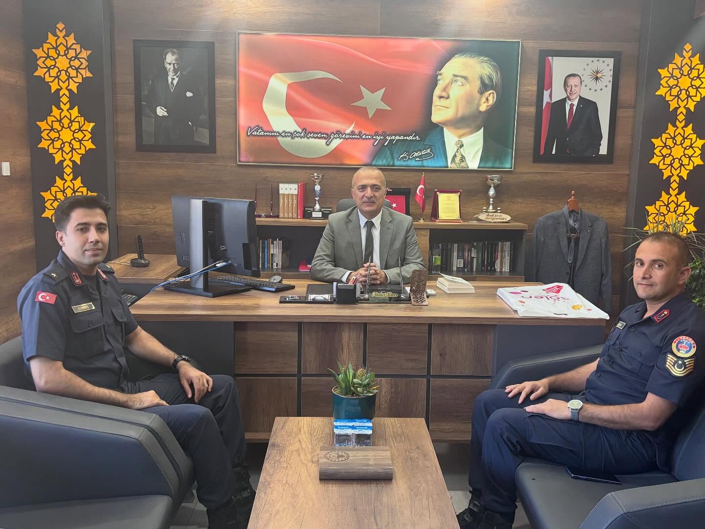 Taraklı Jandarma Komutanlığından İlçe Milli Eğitim Müdürü Ahmet Kıvcı’ya Hayırlı Olsun Ziyareti