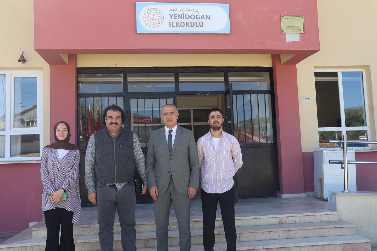 Taraklı Milli Eğitim Müdürü Ahmet Kıvcı’dan Yenidoğan İlk/Ortaokulu’na Ziyaret