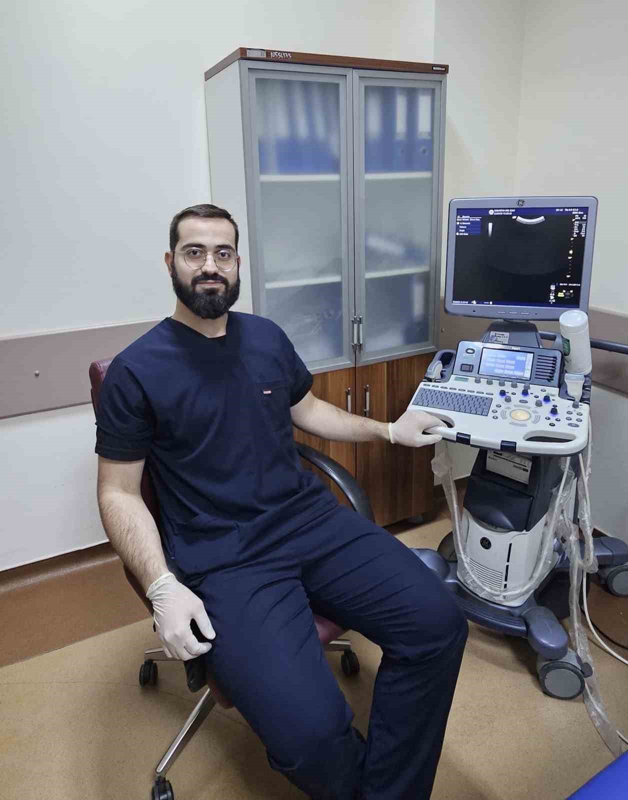 SAÜ’lü doktordan ağrı tedavisinde çığır açan yöntem