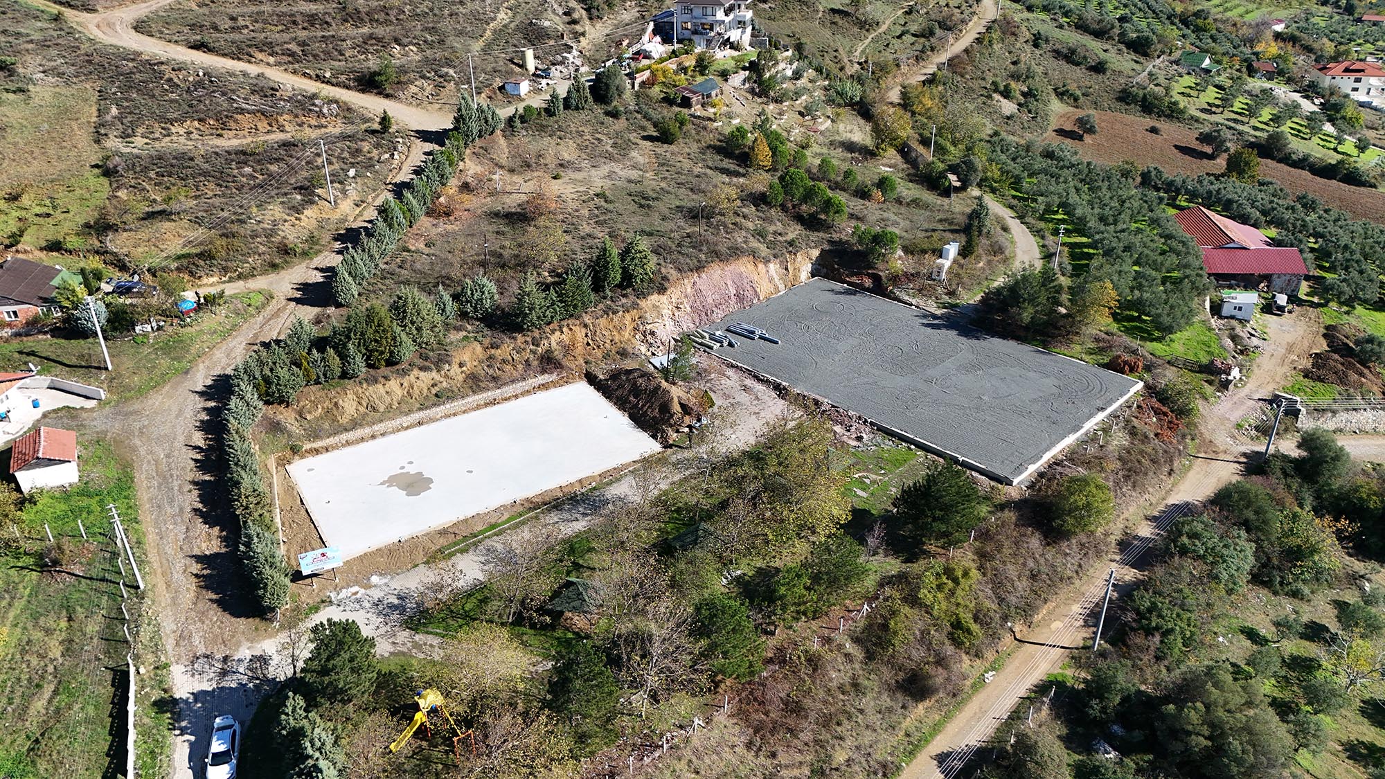 Büyükşehir’den Geyve’de Eşme ve Bayat’a spor kompleksi