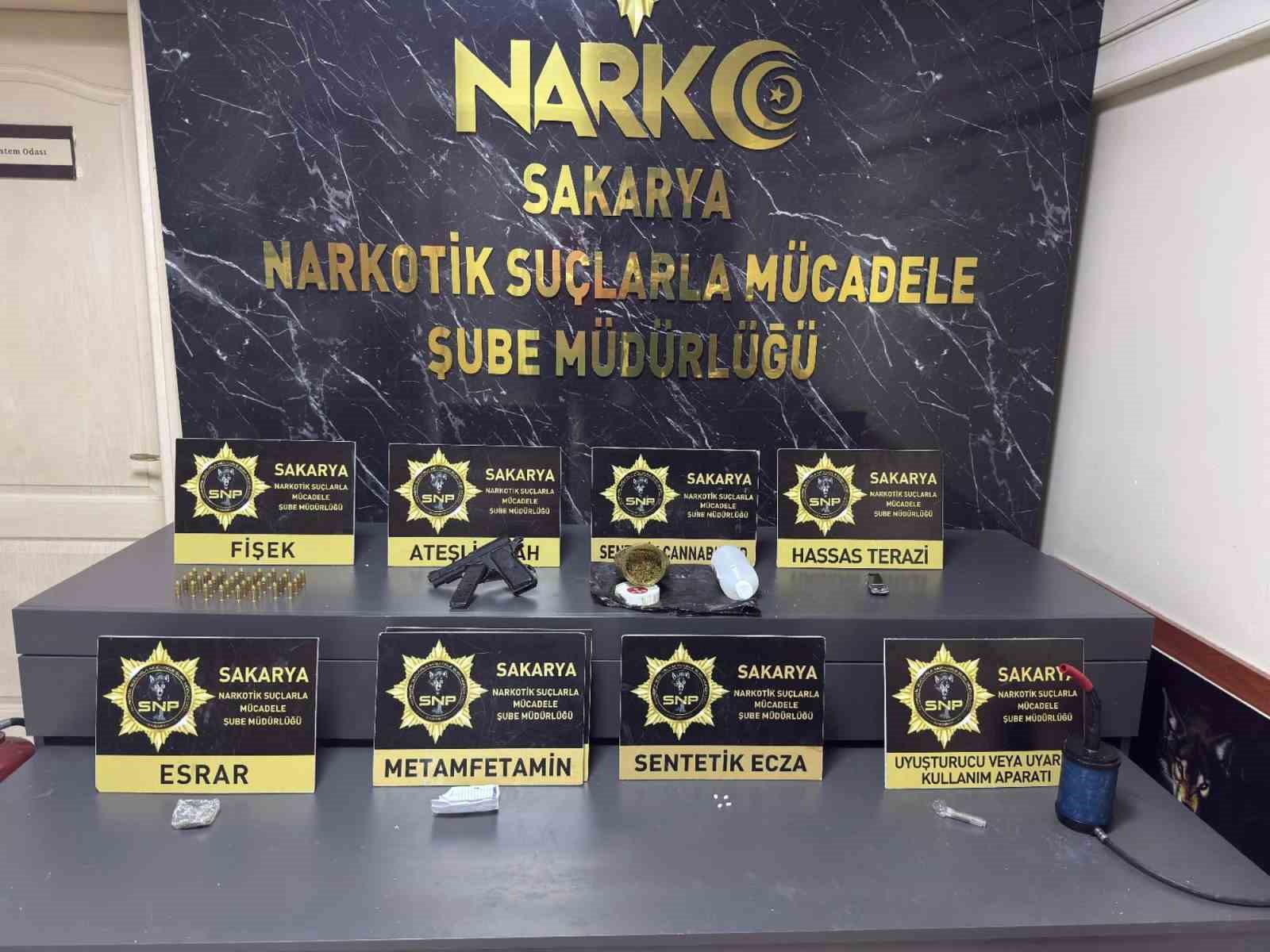 Sakarya’da uyuşturucu operasyonu: 3 gözaltı