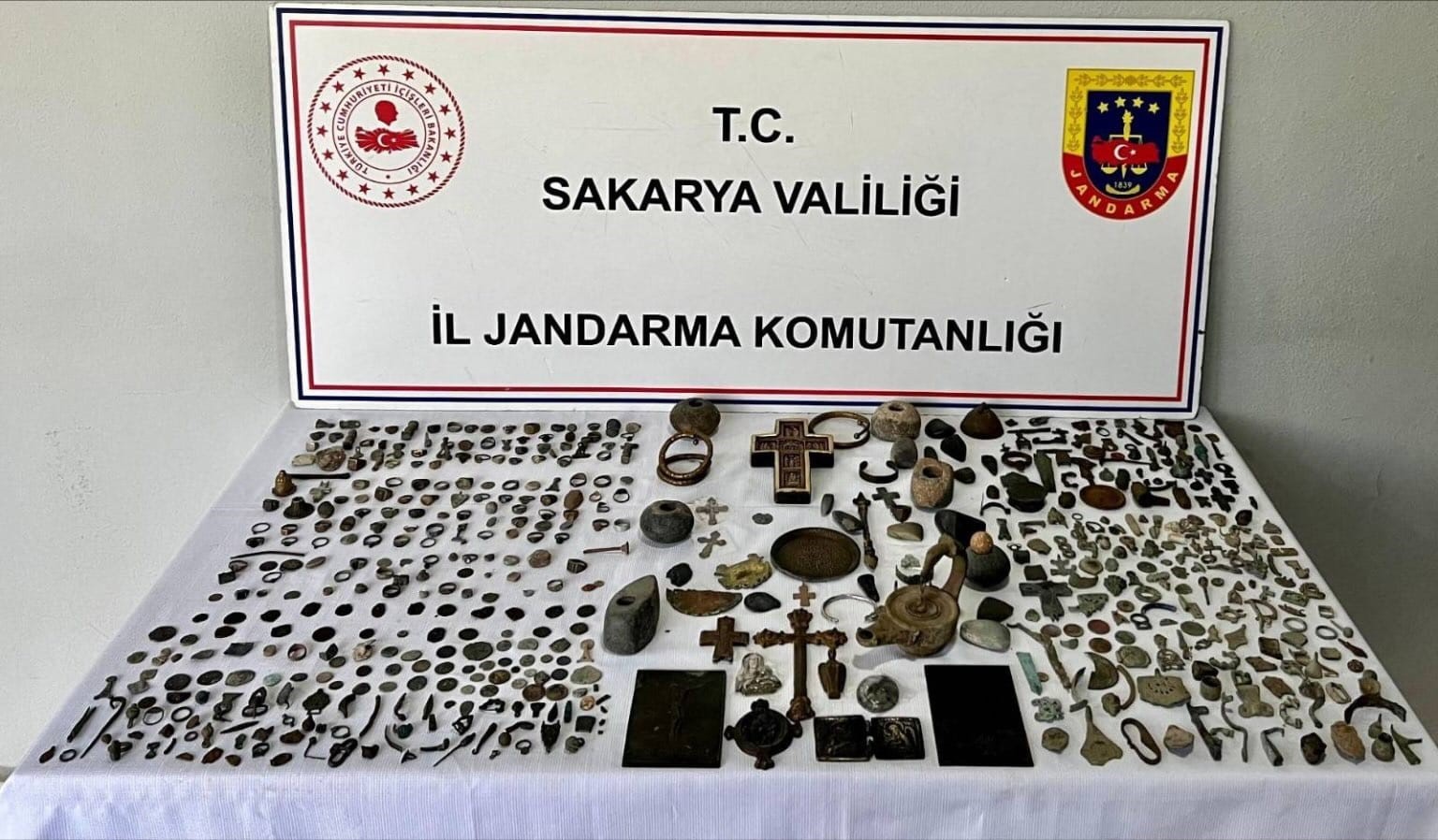 Jandarmadan ‘Anadolu Mirası’ operasyonu: 589 tarihi eser ele geçirildi