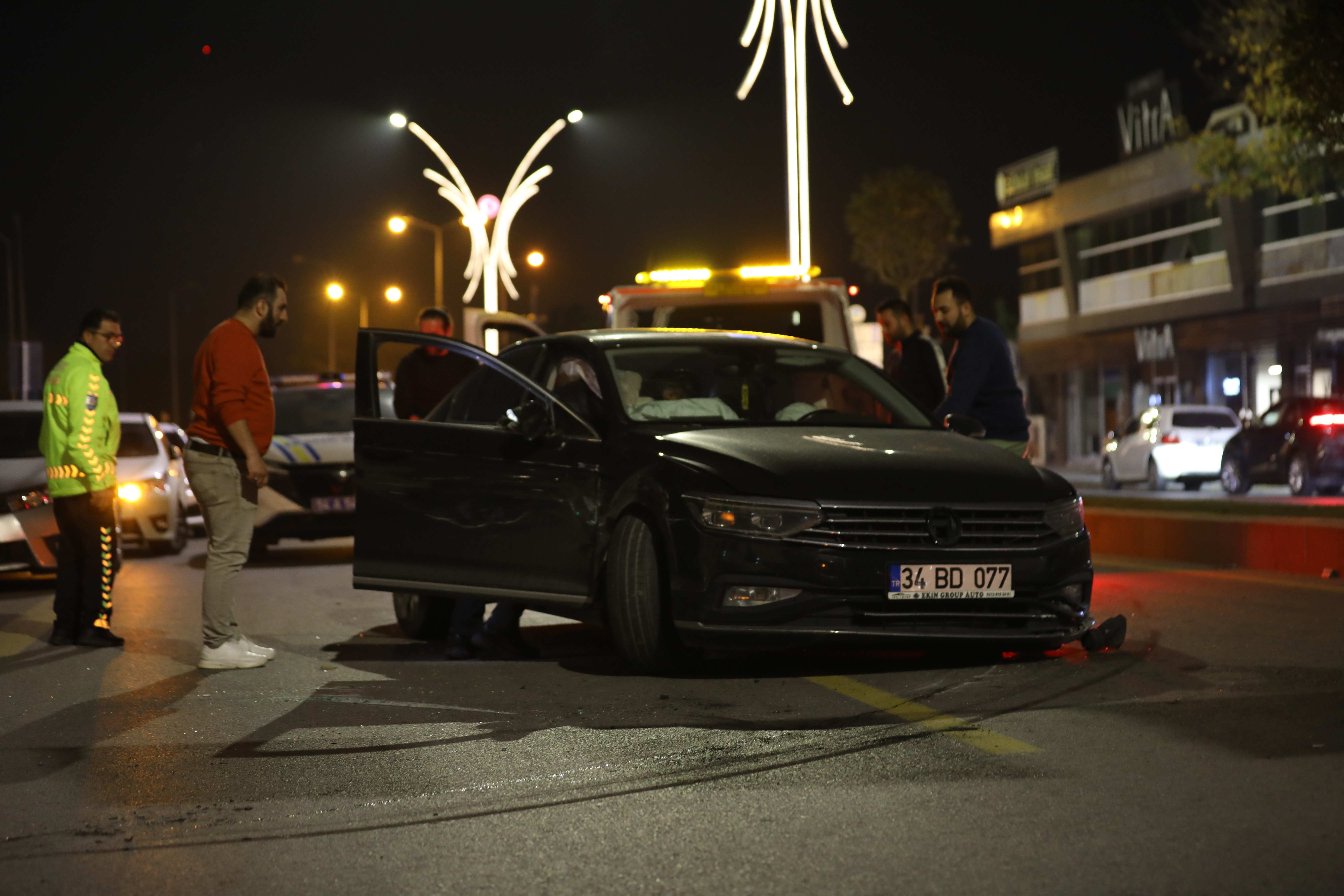 Sakarya'da hareketli dakikalar: Uyuşturucu taşıdığından şüphelenilen araç, kilometrelerce kovalandı