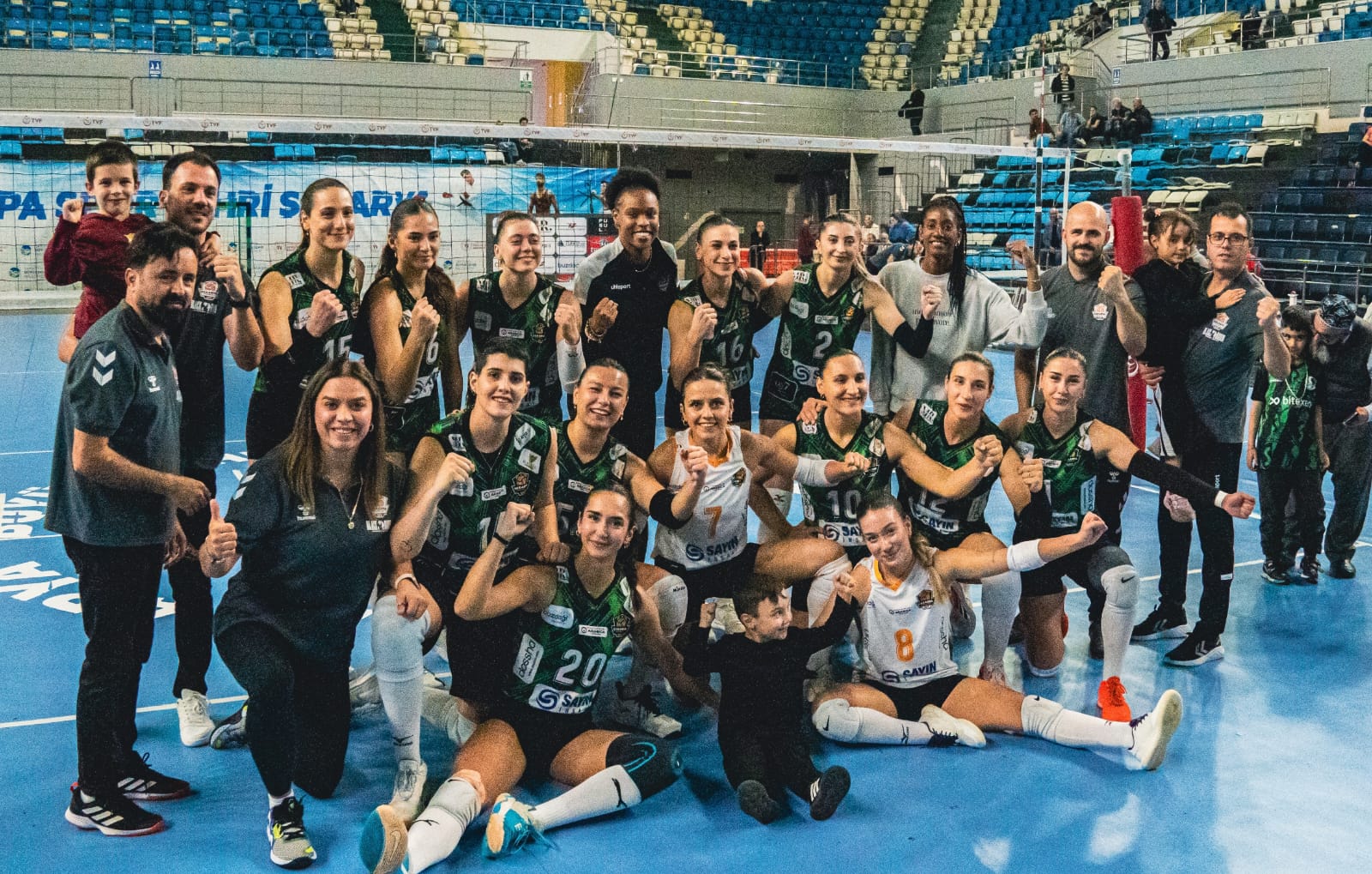 Sakarya Voleybol Zirvede Tek Başına!