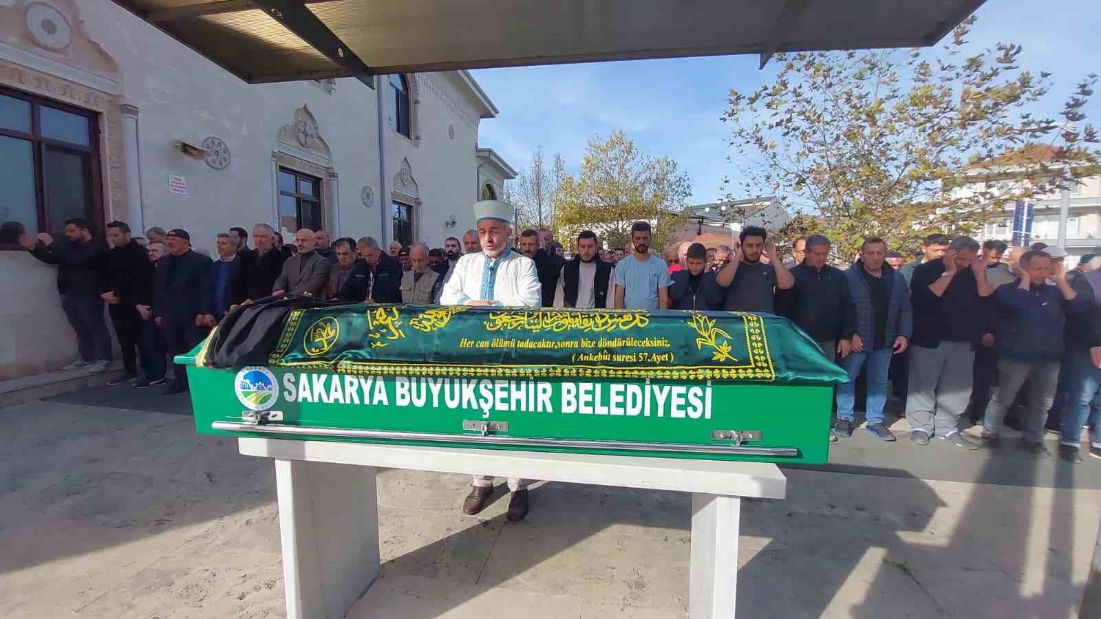 Sakarya’da kazada hayatını kaybeden yaşlı kadın son yolculuğuna uğurlandı
