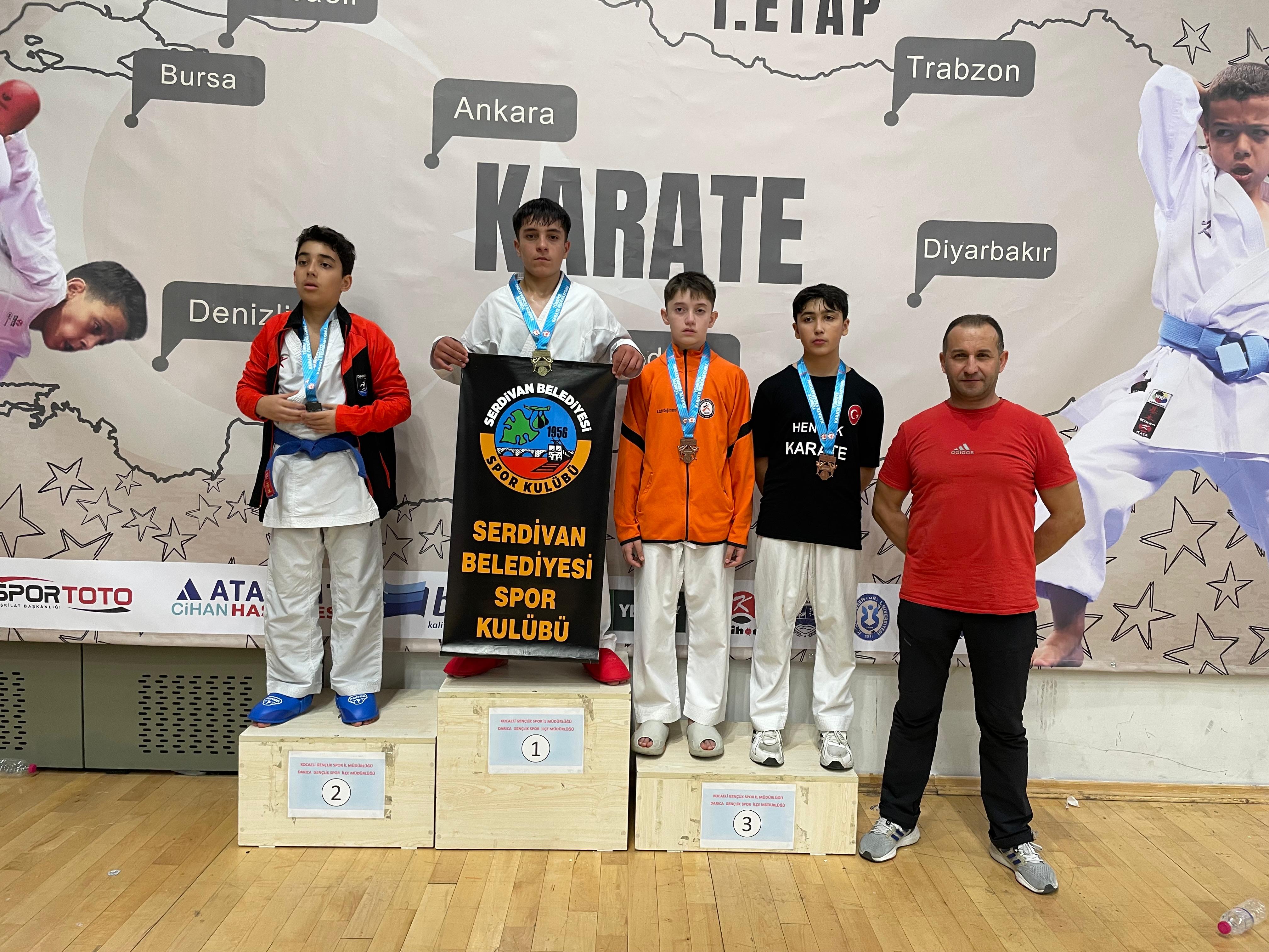 Serdivanlı Karateciler Darıca’dan 27 Madalya ile Döndü