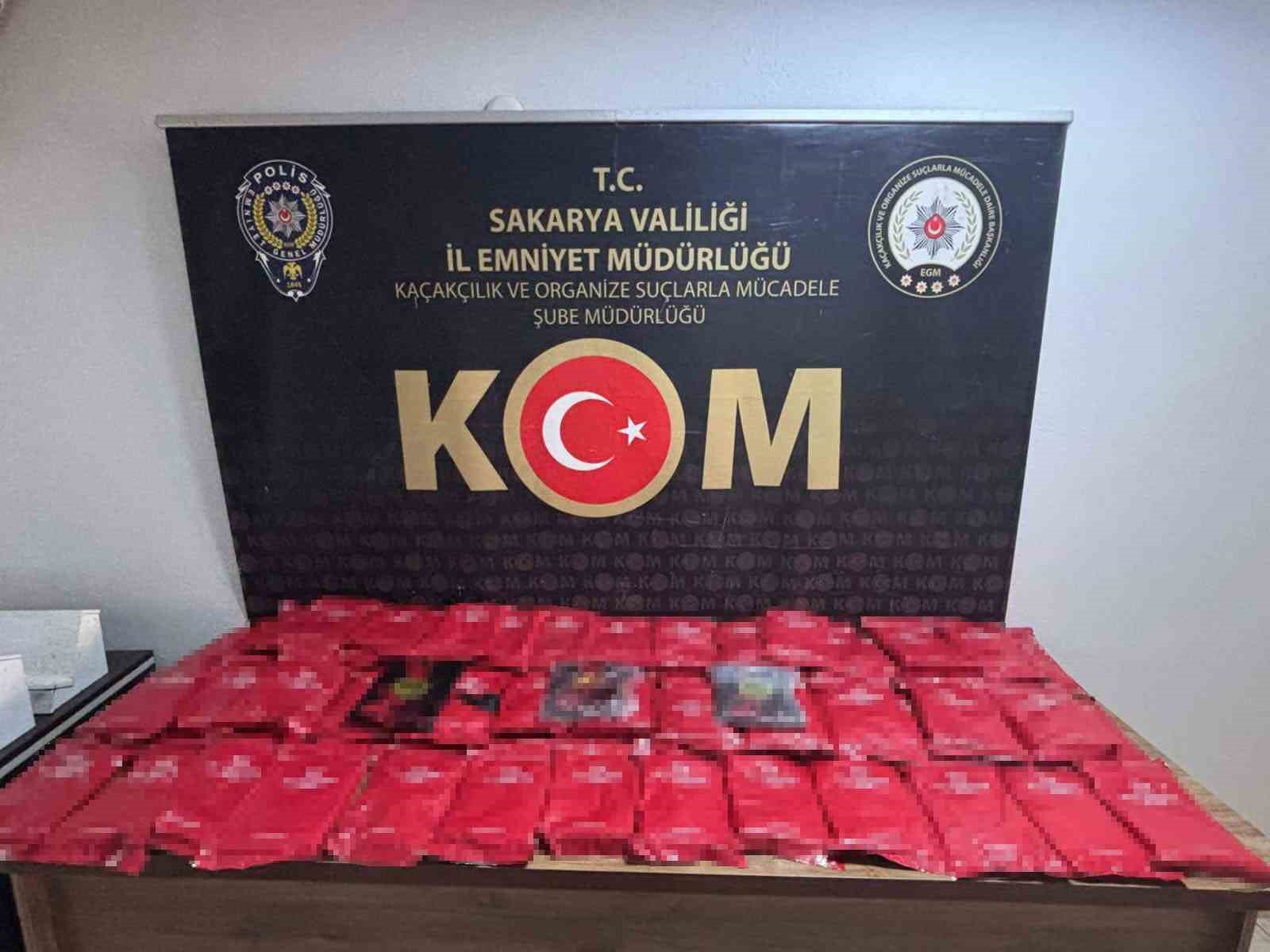 Polisten 4 ayrı kaçakçılık operasyonu: 5 gözaltı