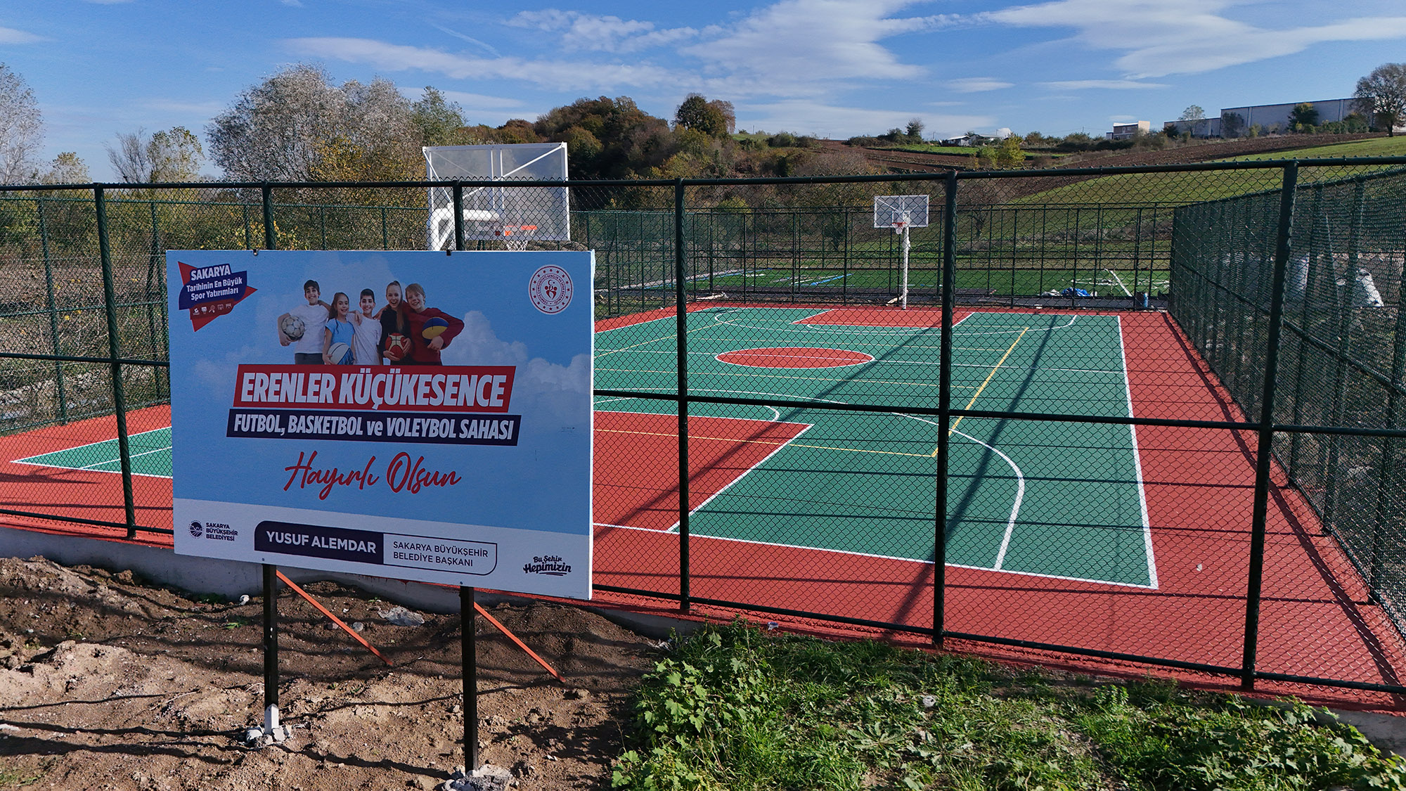 Küçükesence’ye Yeni Spor Kompleksi: Sahalar Tamamlanıyor