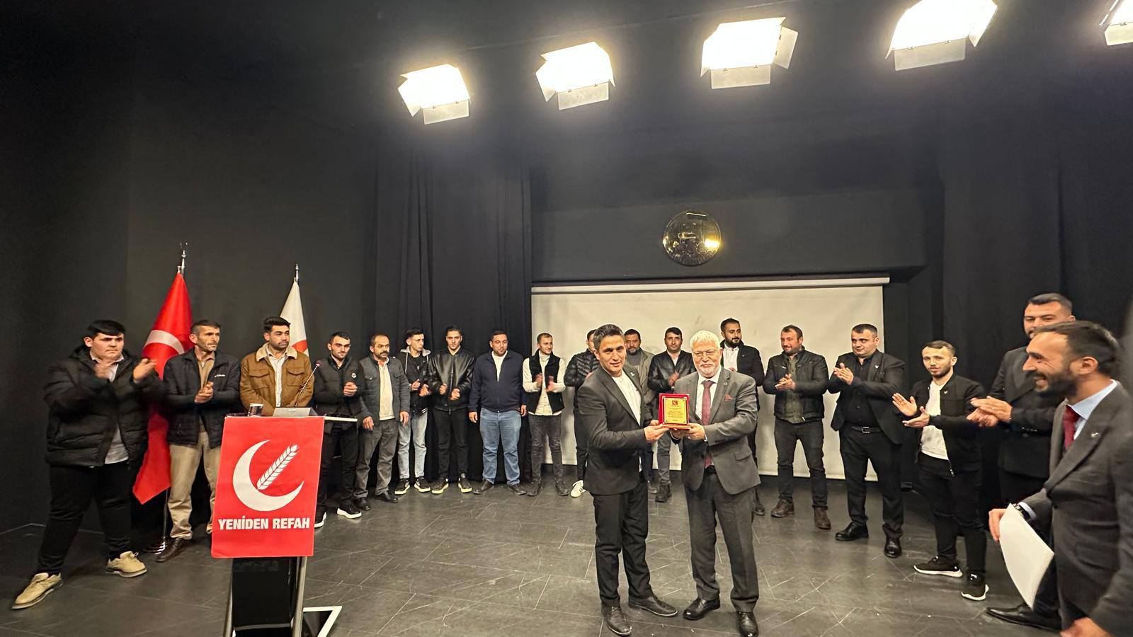 Yeniden Refah Taraklı Teşkilatı’na Başarı Belgesi ve Plaket