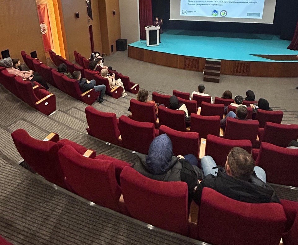 Özel çocuklarla iletişimde altın kurallar anlatıldı