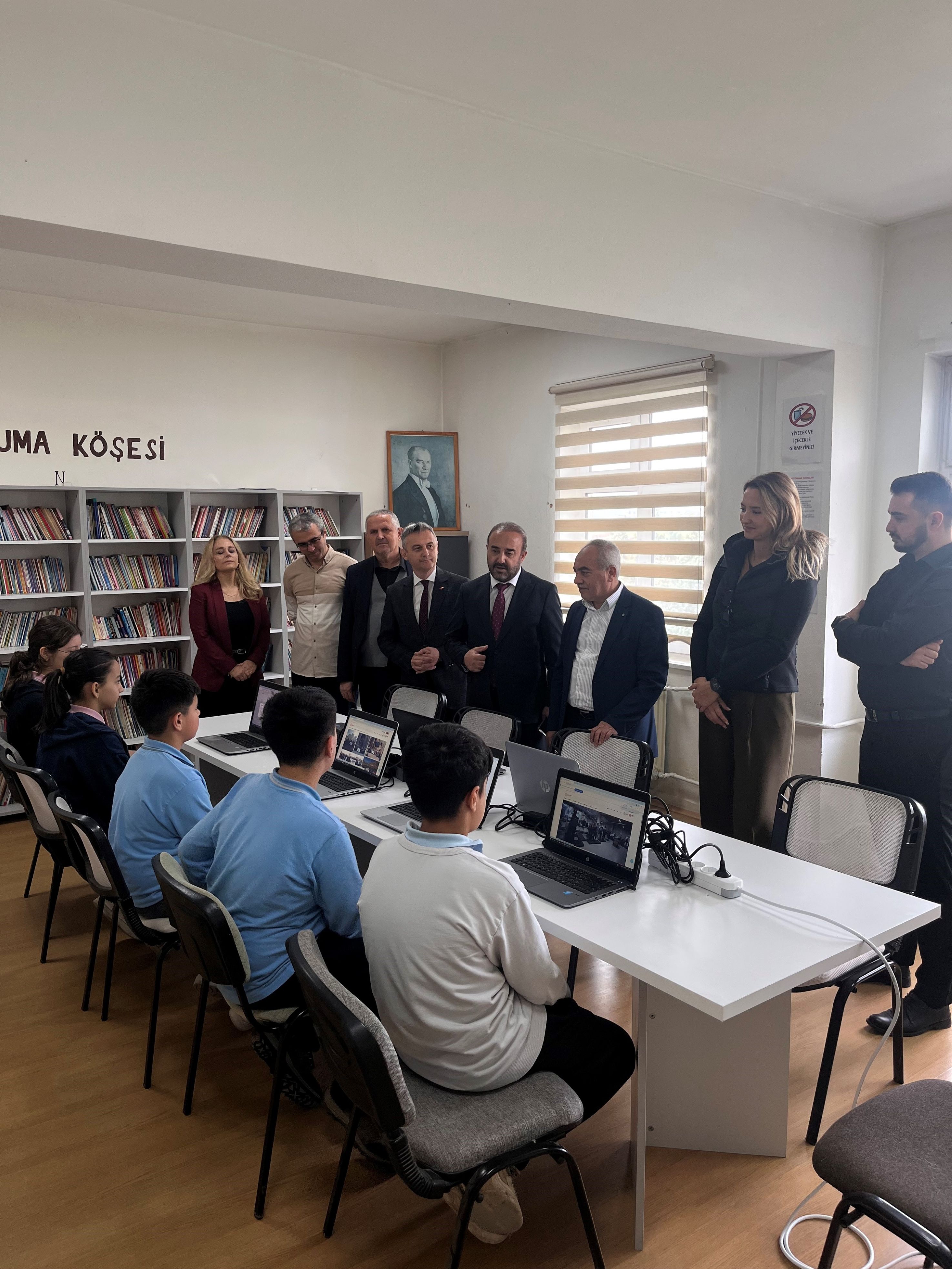 Akcoat’tan Adapazarı Karakamış İlkokulu’na bilgisayar bağışı