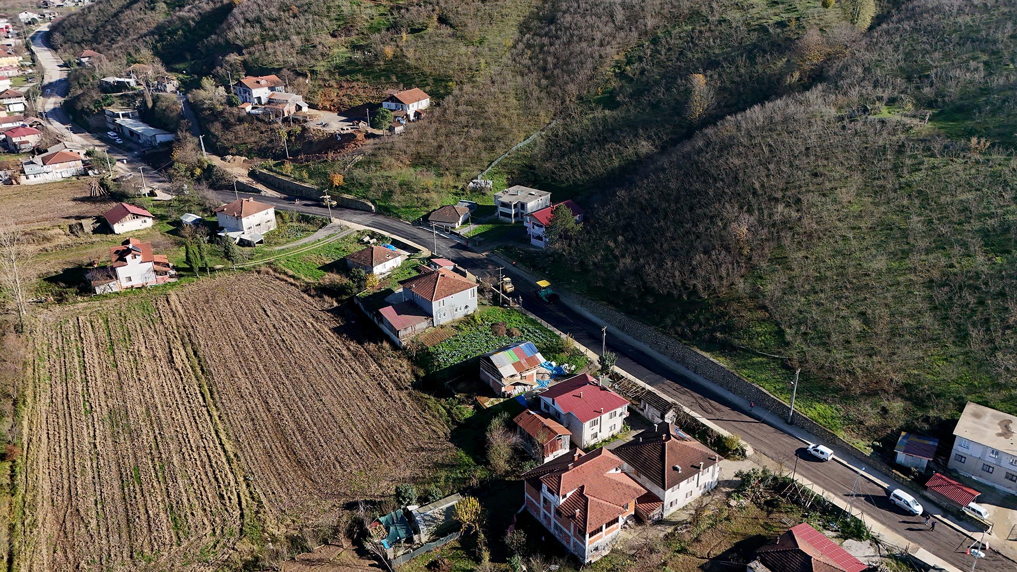 Altındere Osmanağa’da Altyapı Sonrası Asfalt Seferberliği