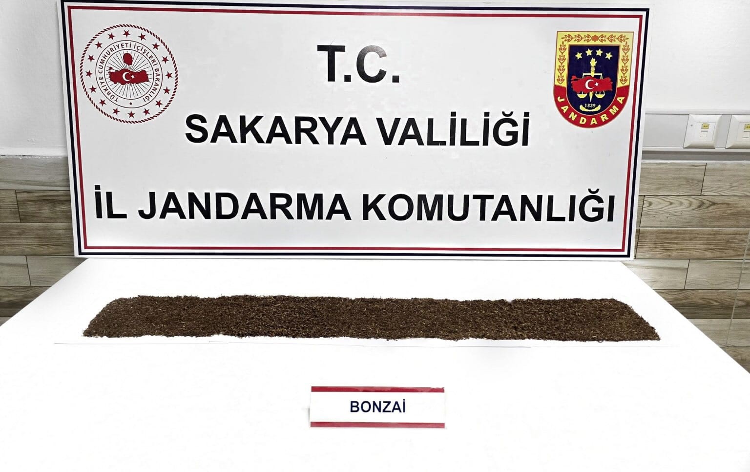 Jandarma uyuşturucuya geçit vermiyor: 1 tutuklama