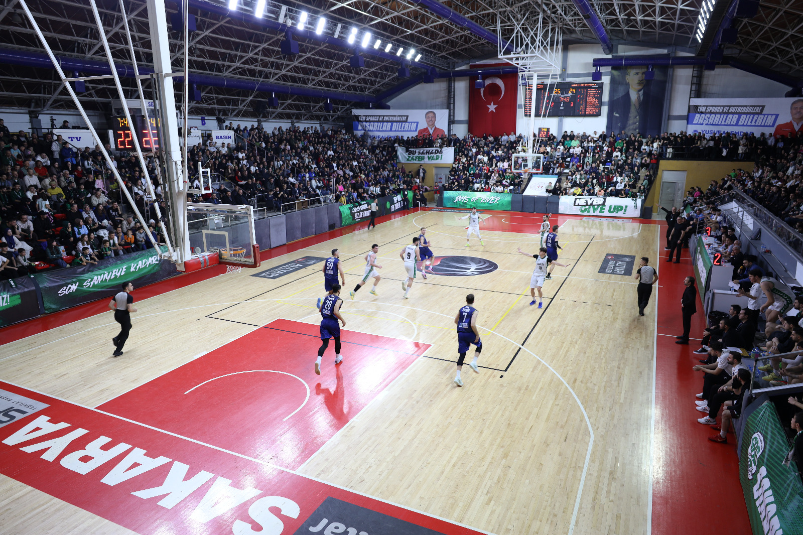 Büyükşehir Basketbol 12’de 12 İçin Parkede