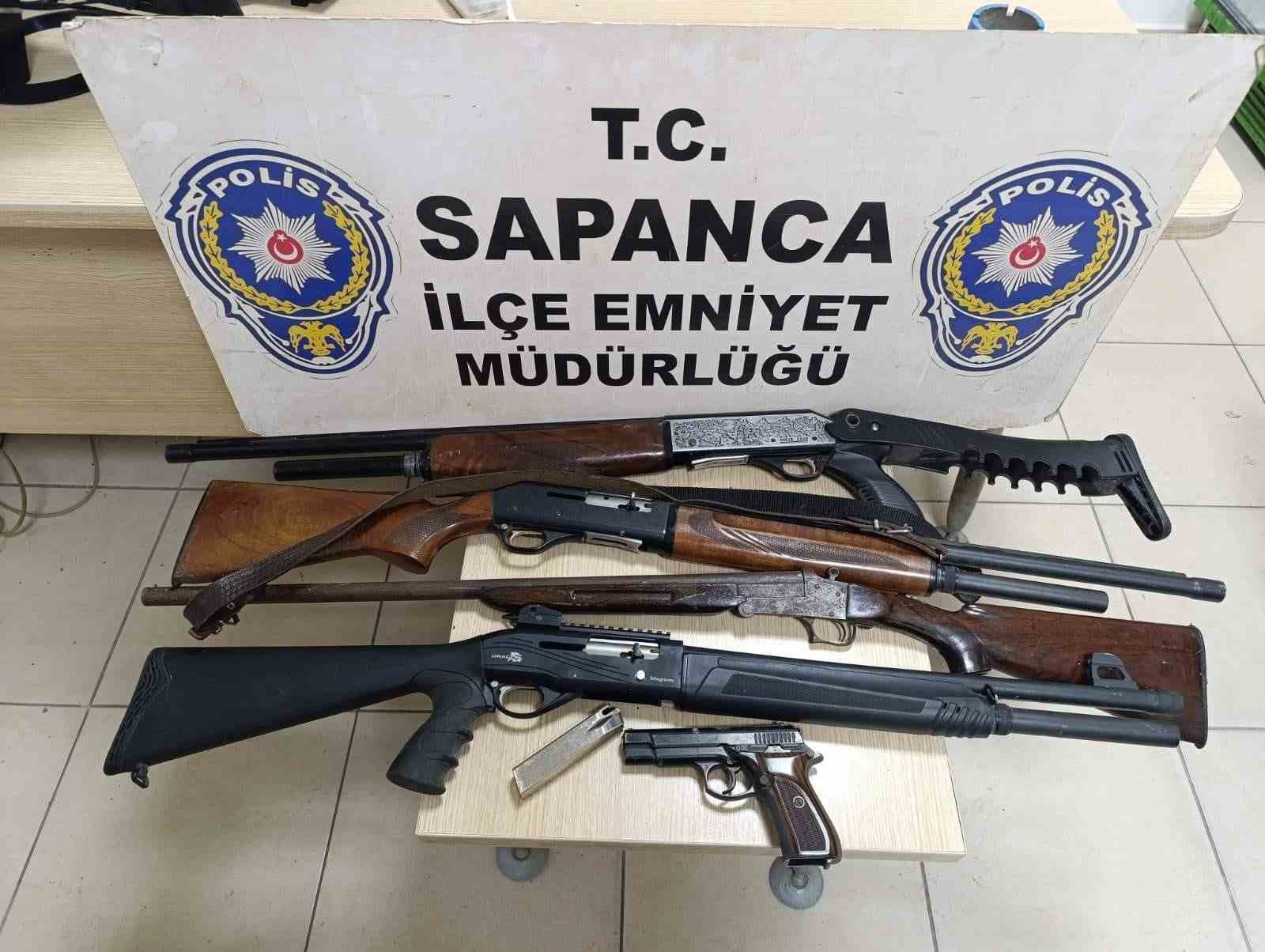 Emniyet ekipleri zehir tacirlerine göz açtırmıyor: 2 gözaltı