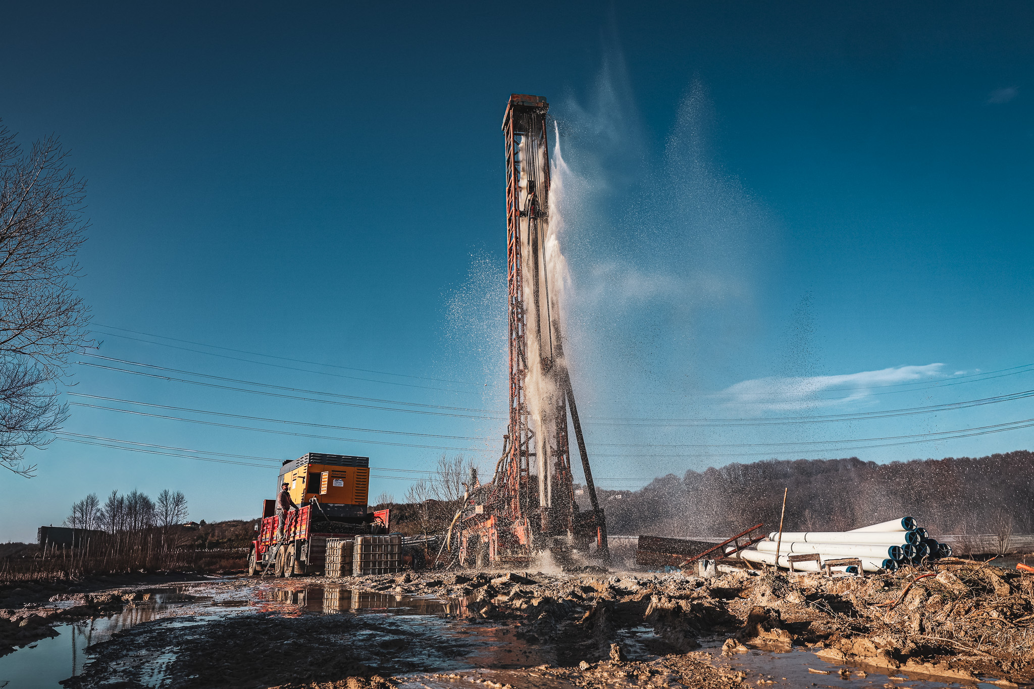 Karasu’ya 104 Metreden Hayat Veren Su