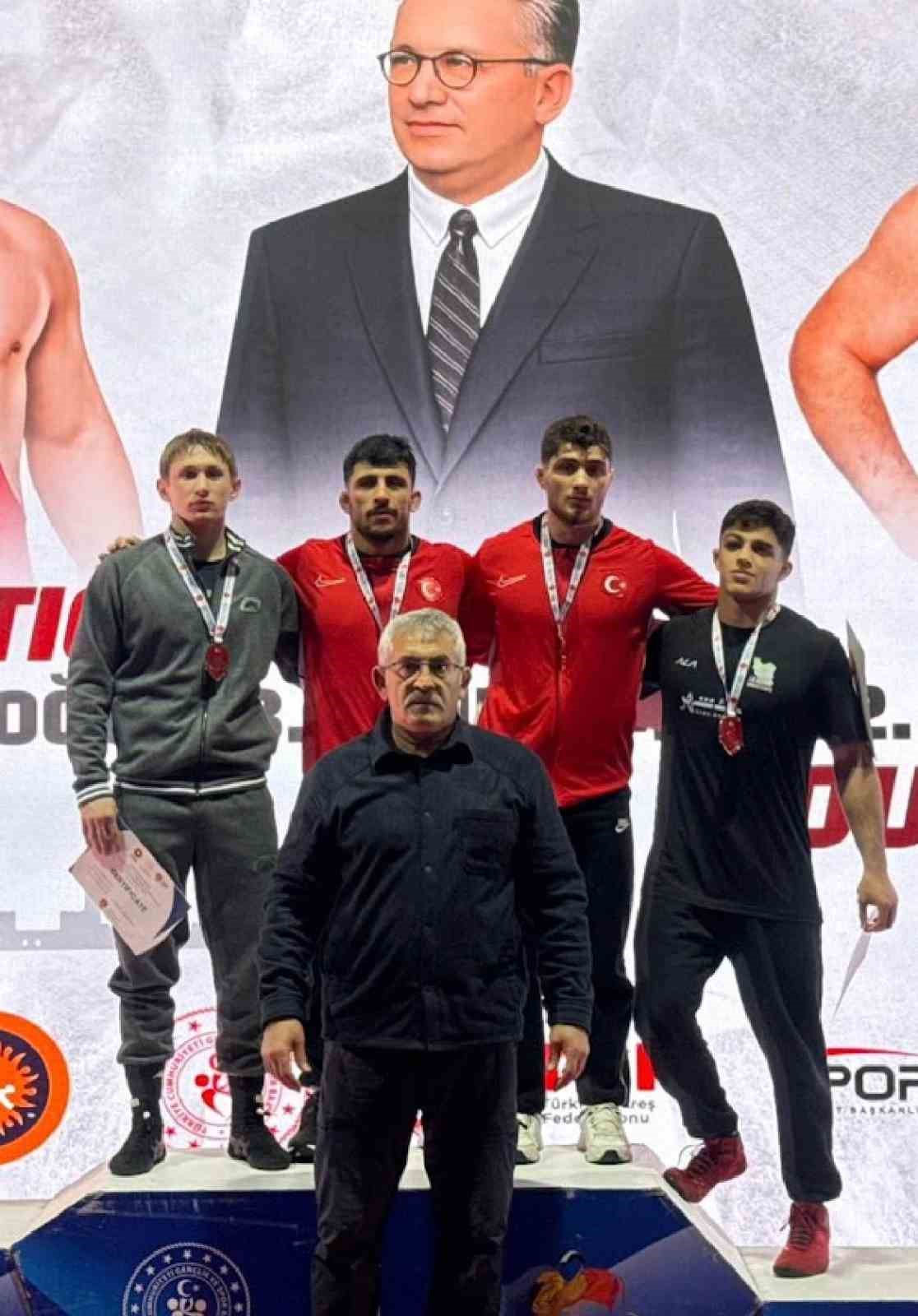 Büyükşehir güreşçisinden uluslararası başarı