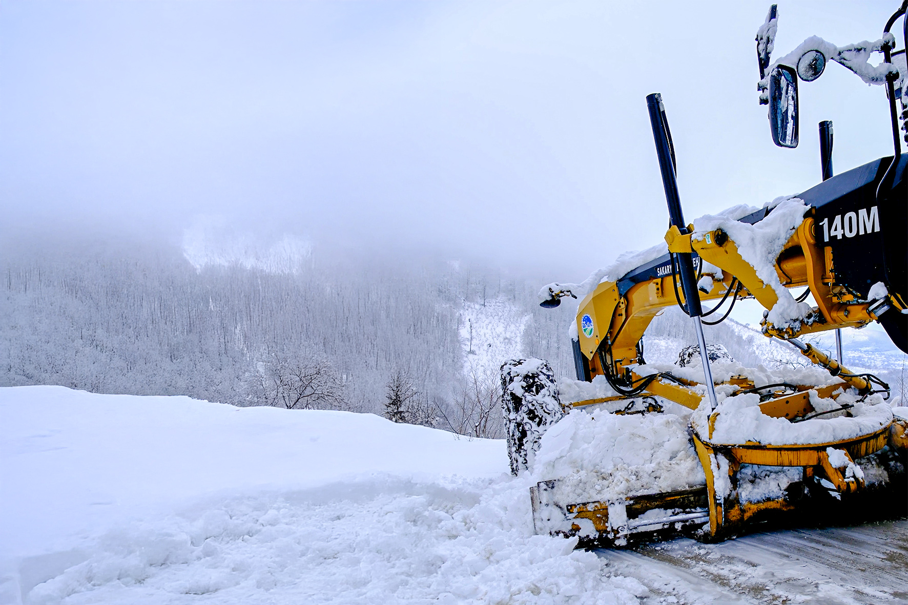 Büyükşehir 5 İlçede Kar Mesaisinde: 35 Yoldan 34’ü Açıldı