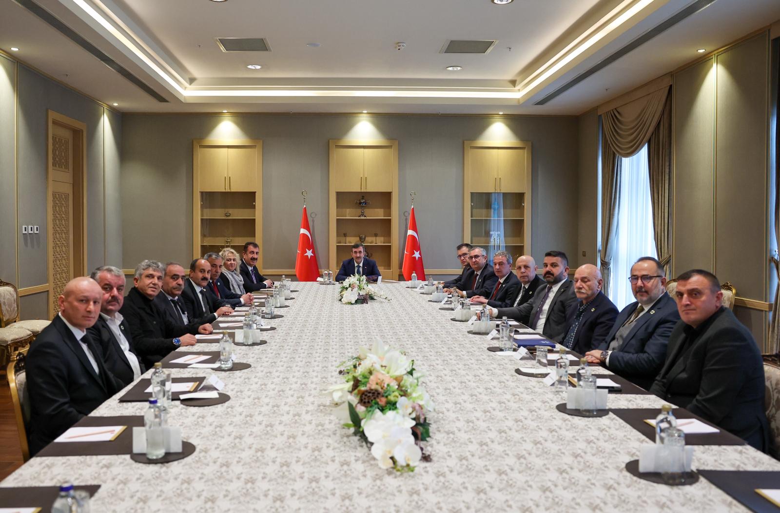 Cumhurbaşkanı Yardımcısı Cevdet Yılmaz, TÜRKYED Heyetiyle Tarım ve Hayvancılığı Görüştü