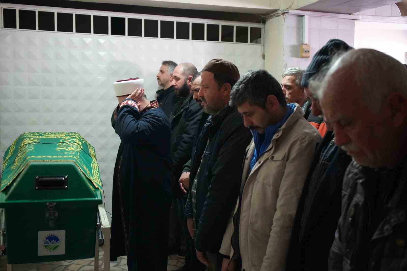 Bulgaristan’daki kazada hayatını kaybeden tır sürücüsü, Sakarya’da defnedildi