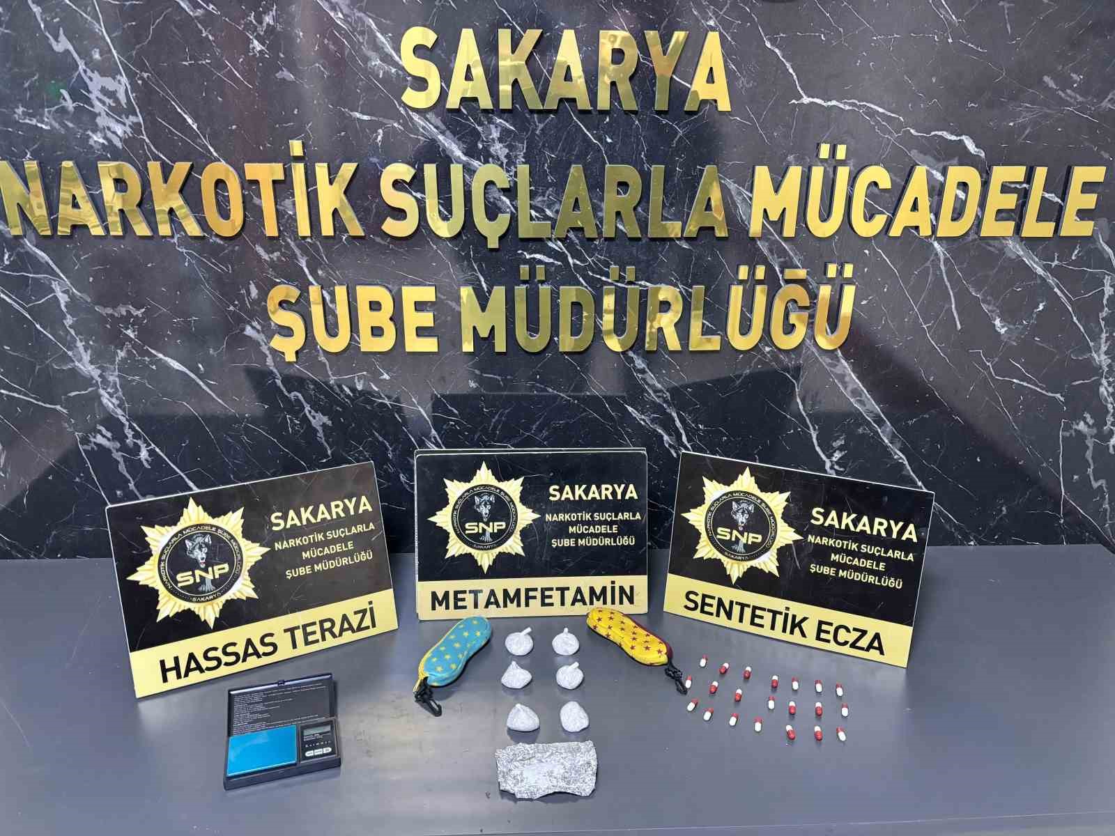 Sakarya Emniyeti zehir tacirlerine geçit vermiyor