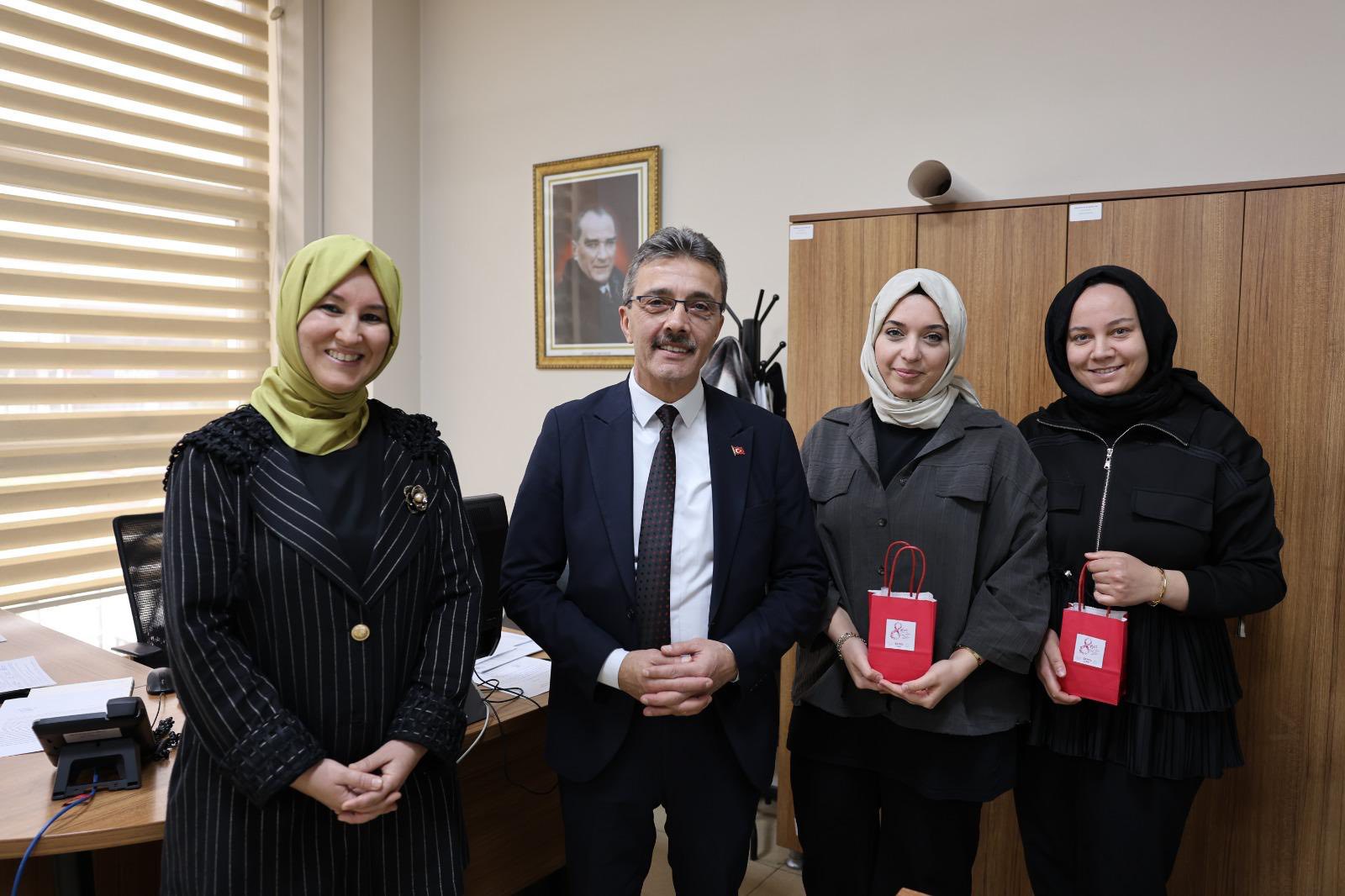Başkan Dinç’ten Kadın Çalışanlara 8 Mart Ziyareti