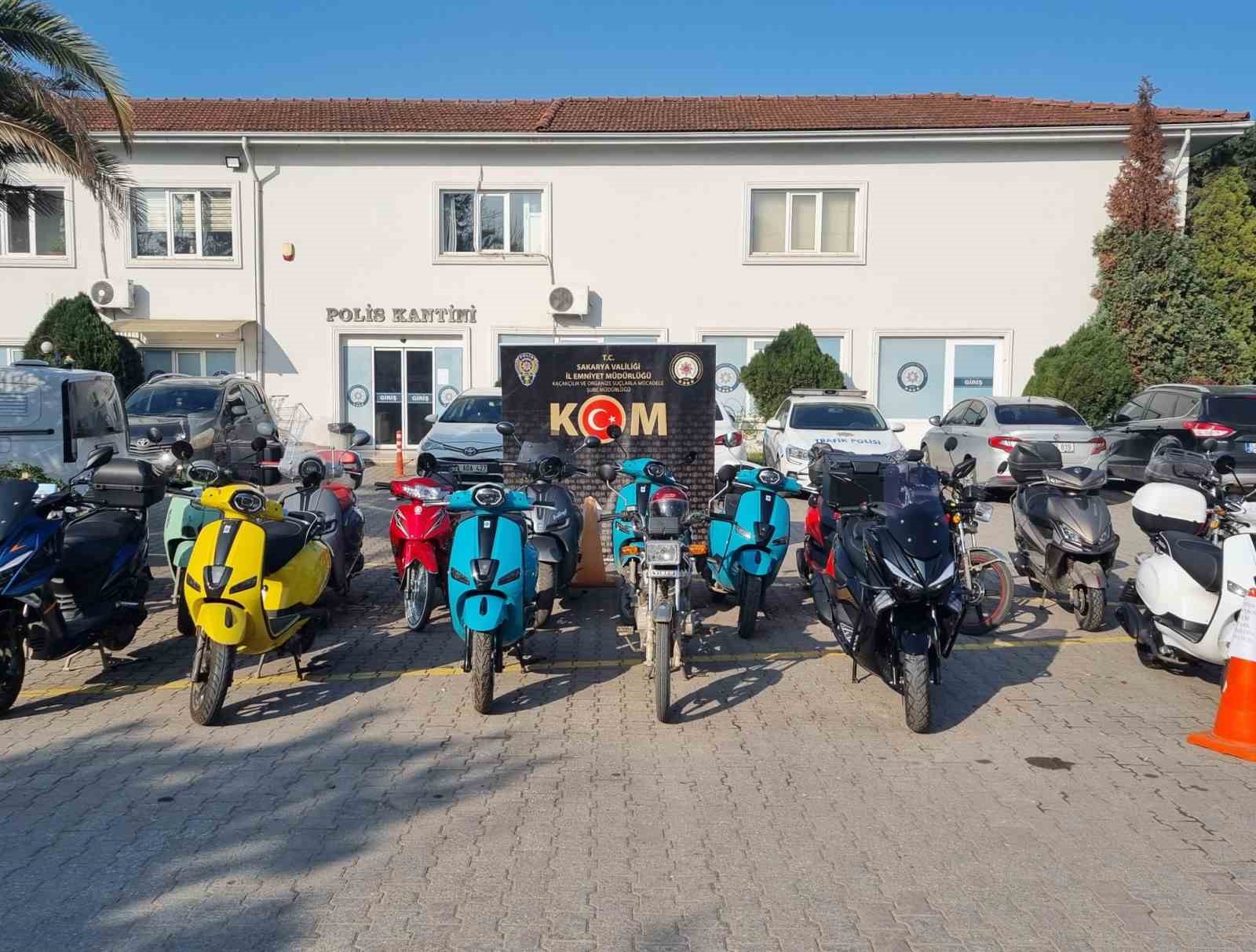 Motosiklette vergi ve ehliyet dolandırıcılarına 19 ilde operasyon: 3 tutuklama