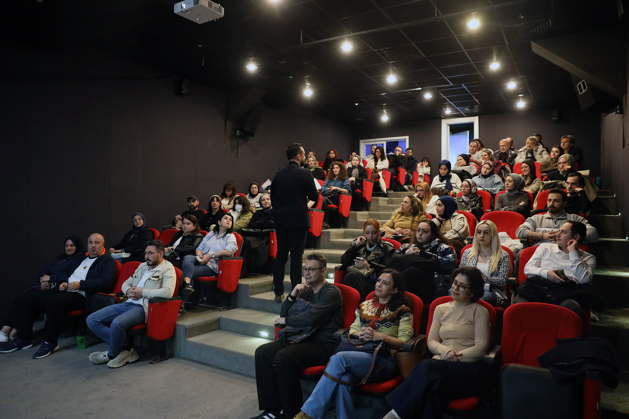 Büyükşehir Akademi’de Kültür ve Sanat Dolu Eğitim
