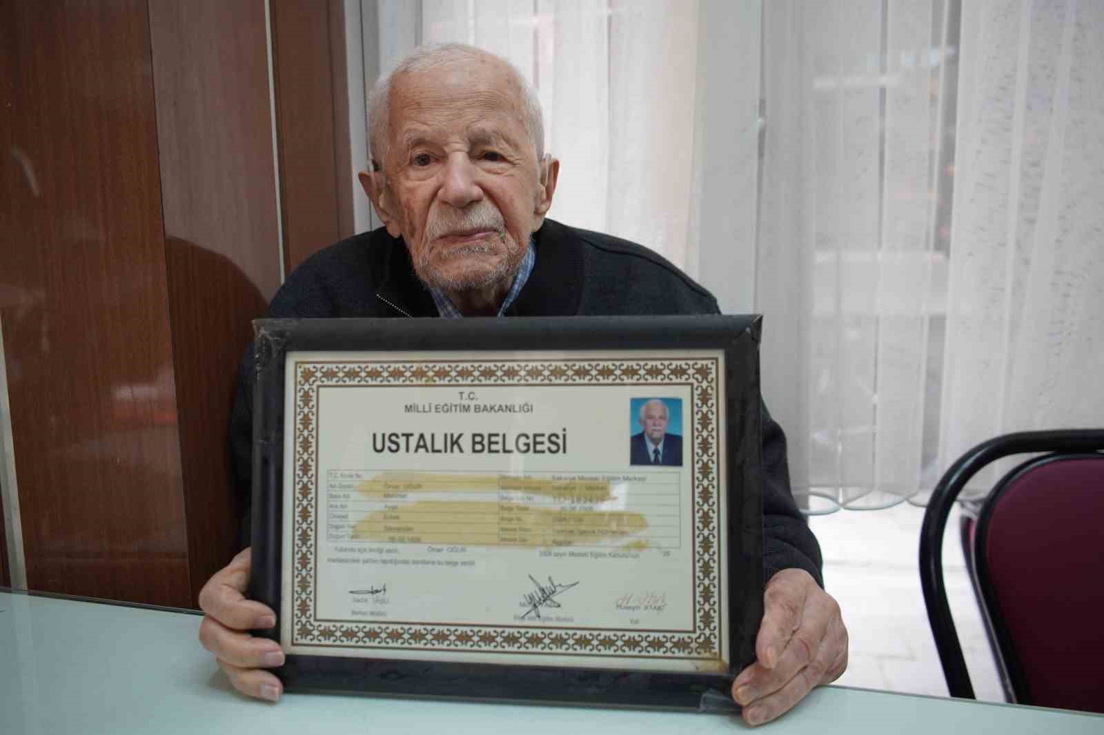 Sakarya’nın 100 yaşındaki dönercisi 84 yıldır mesleğini sürdürüyor