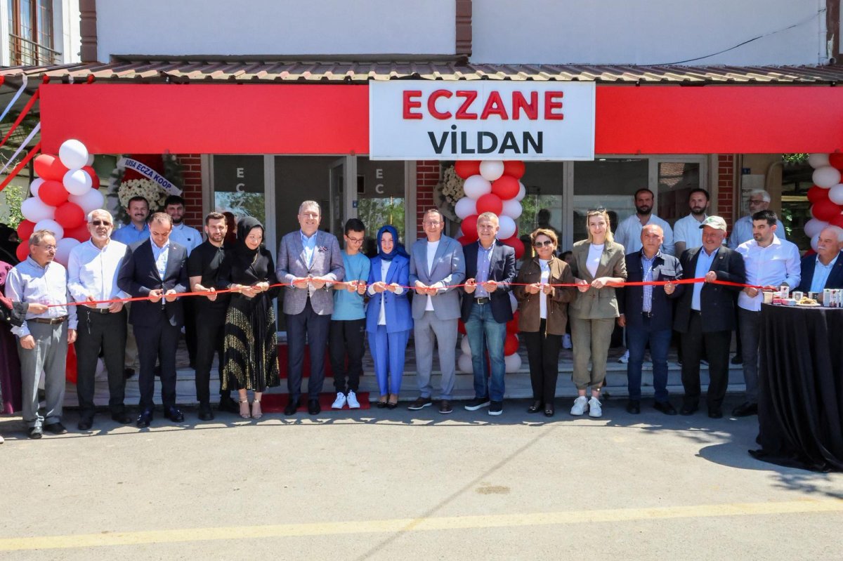 Karapürçek Hocaköy Mahallesi’nde Vildan Eczanesi Hizmete Açıldı