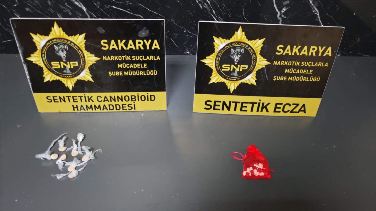 Uyuşturucu ile yakalanan sokak satıcısı tutuklandı
