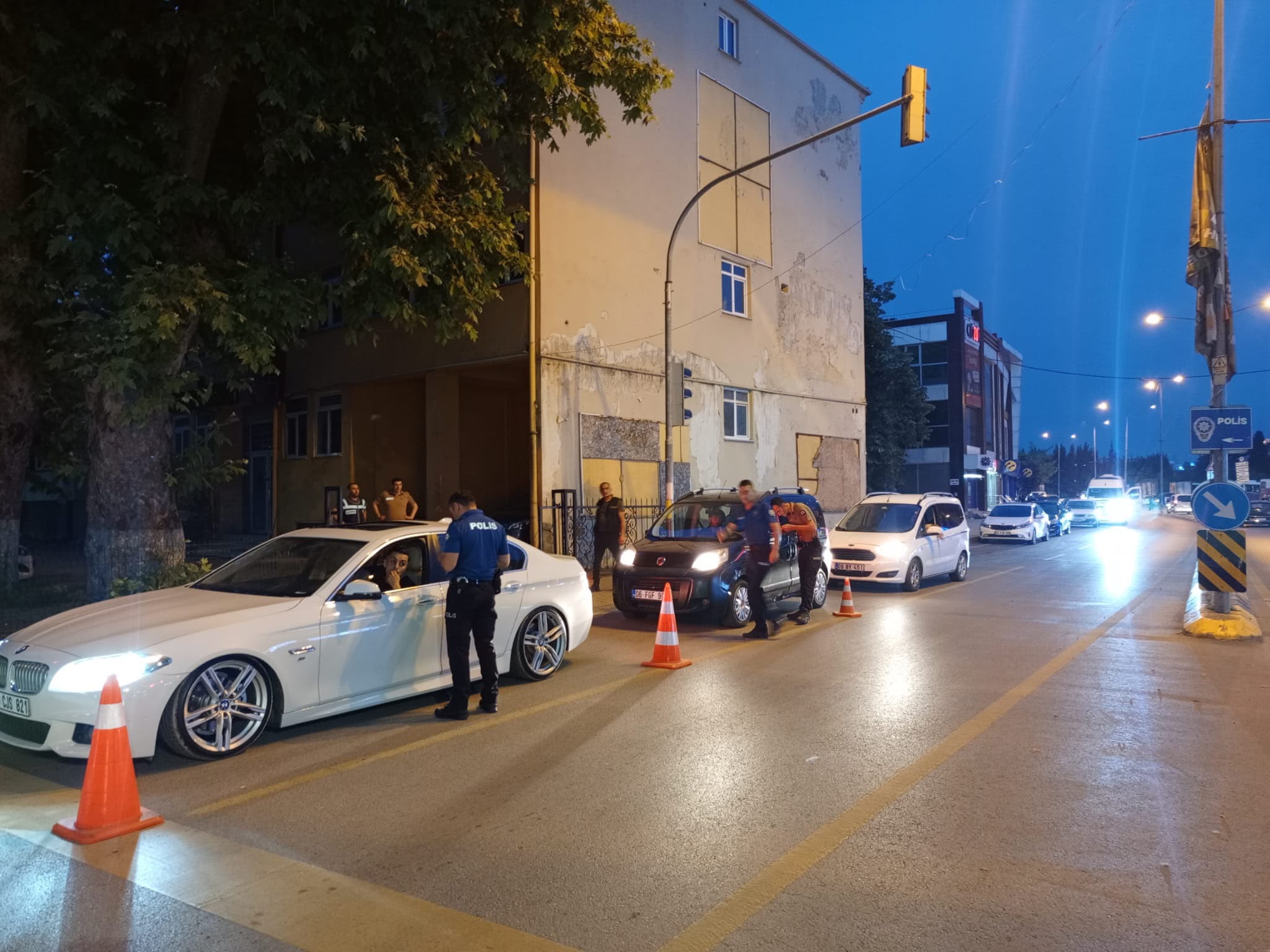 Hendek’te Huzur Uygulaması: Uyuşturucu ve Ceza Çıktı