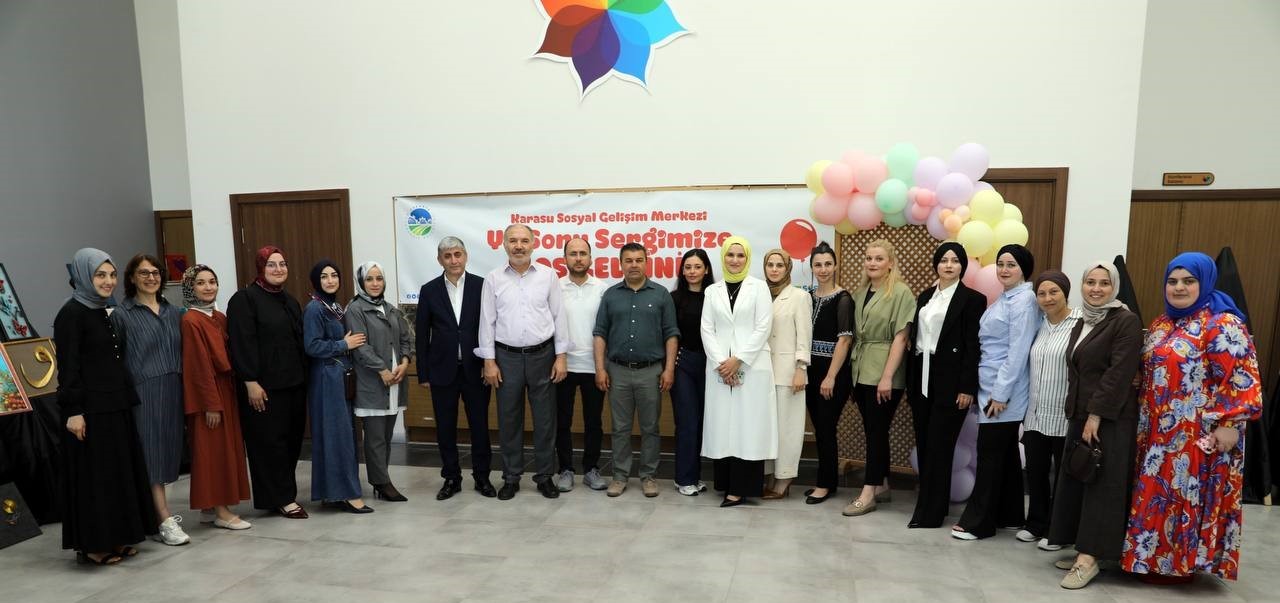 Farklı branşlarda eğitim alan 850 öğrencinin eserleri vitrine çıktı