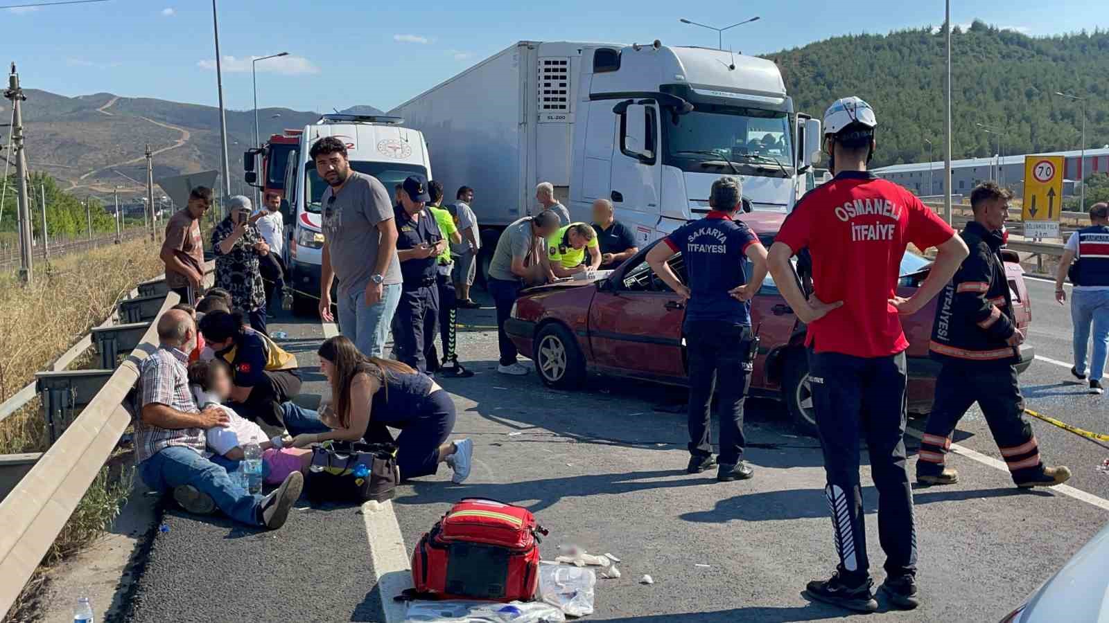 D-650’de iki otomobil çarpıştı: 1’i bebek 7 yaralı