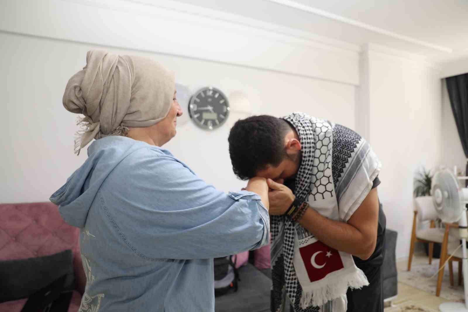 Ailesiyle vedalaştı, zulme ’dur’ demek için Filistin’e yola çıktı