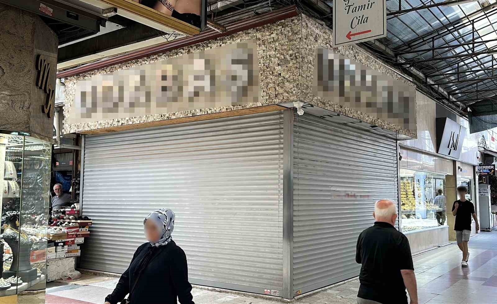 Tarihi çarşının köklü kuyumcusu kepenk indirdi, mağdurlar emniyete koştu