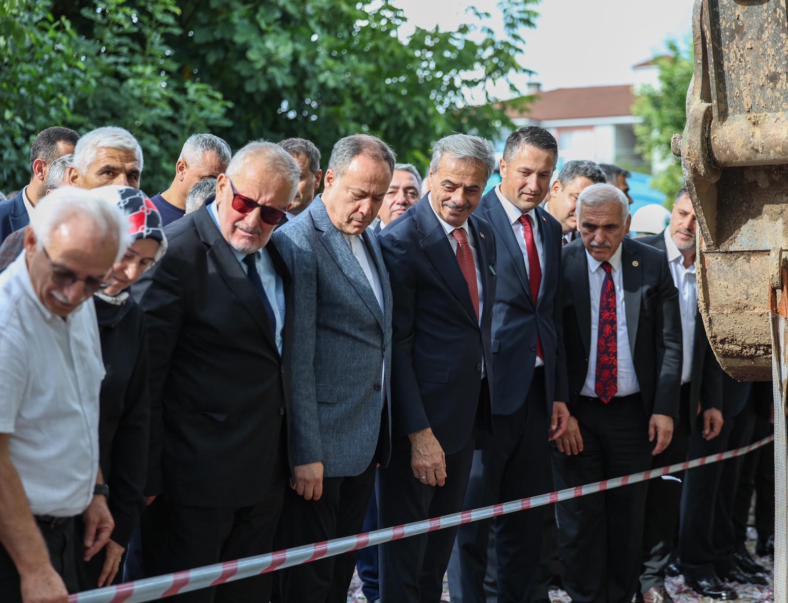 Hendek’e 2 Milyar TL’lik Yeni Arıtma Tesisi Geliyor