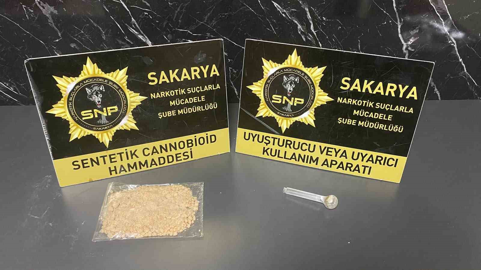Uyuşturucu sevkiyatı gişelerde engellendi: 1 tutuklama